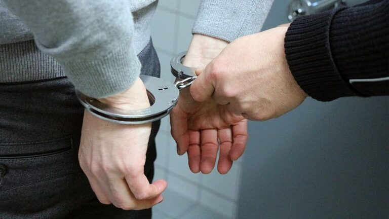 handcuffs-trouble-police-arrest (1)