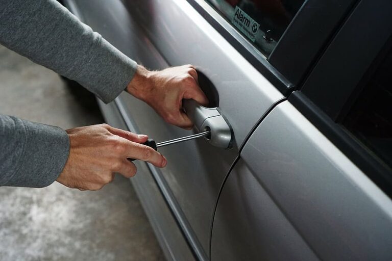 car-burglary-thief-burglar