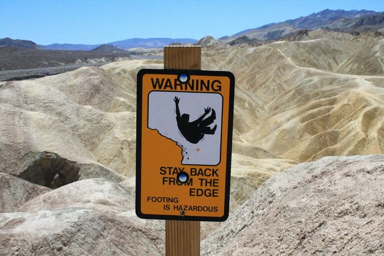 cartel-danger-attention-fall