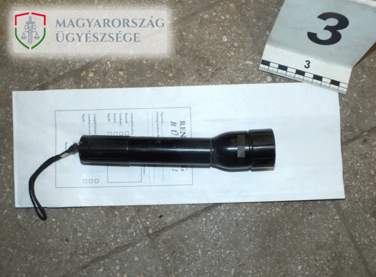 elemlámpa_logóval