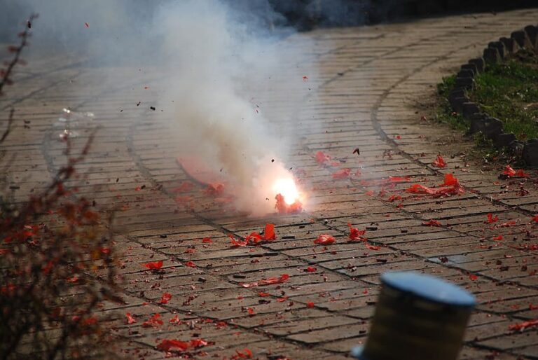 firecracker-fireworks-explode-celebrations