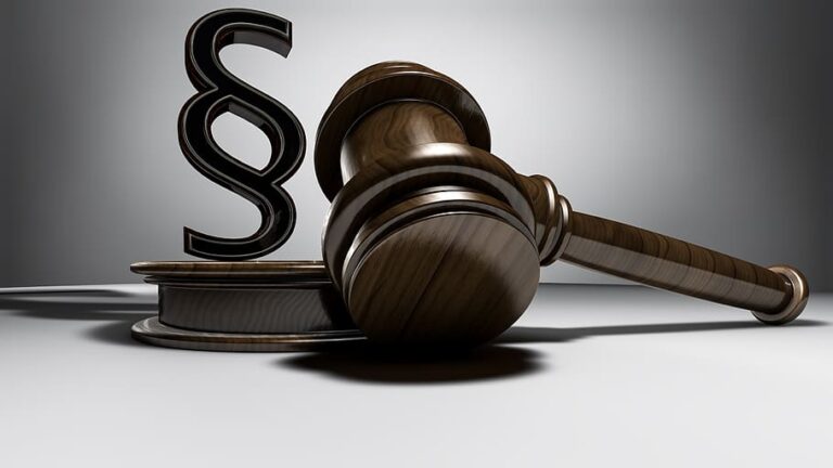 judgment-judge-judge-hammer-auction-hammer