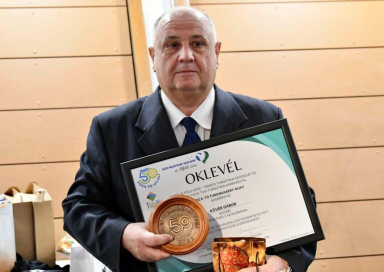 kövér