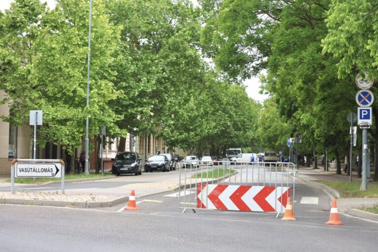 lezár