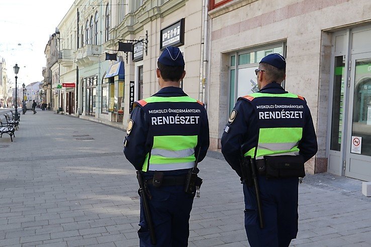 rendeszet_200318_ja