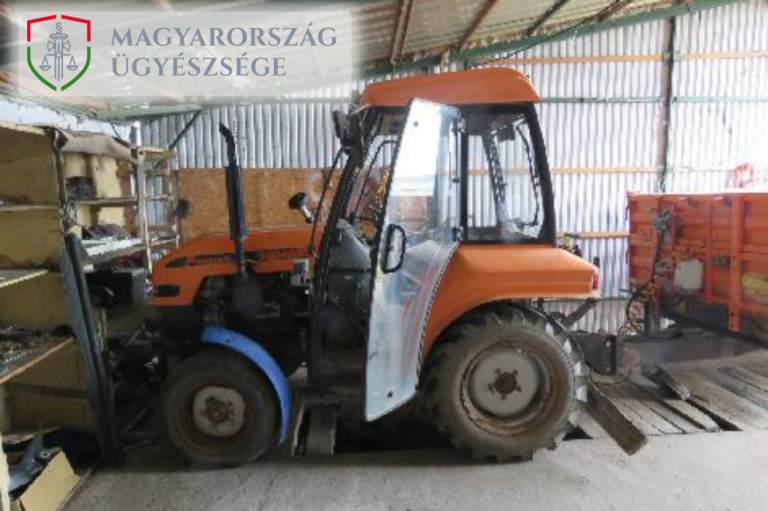 traktor_logóval