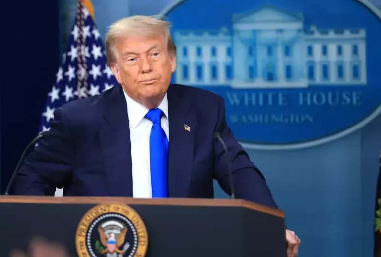 trumpis